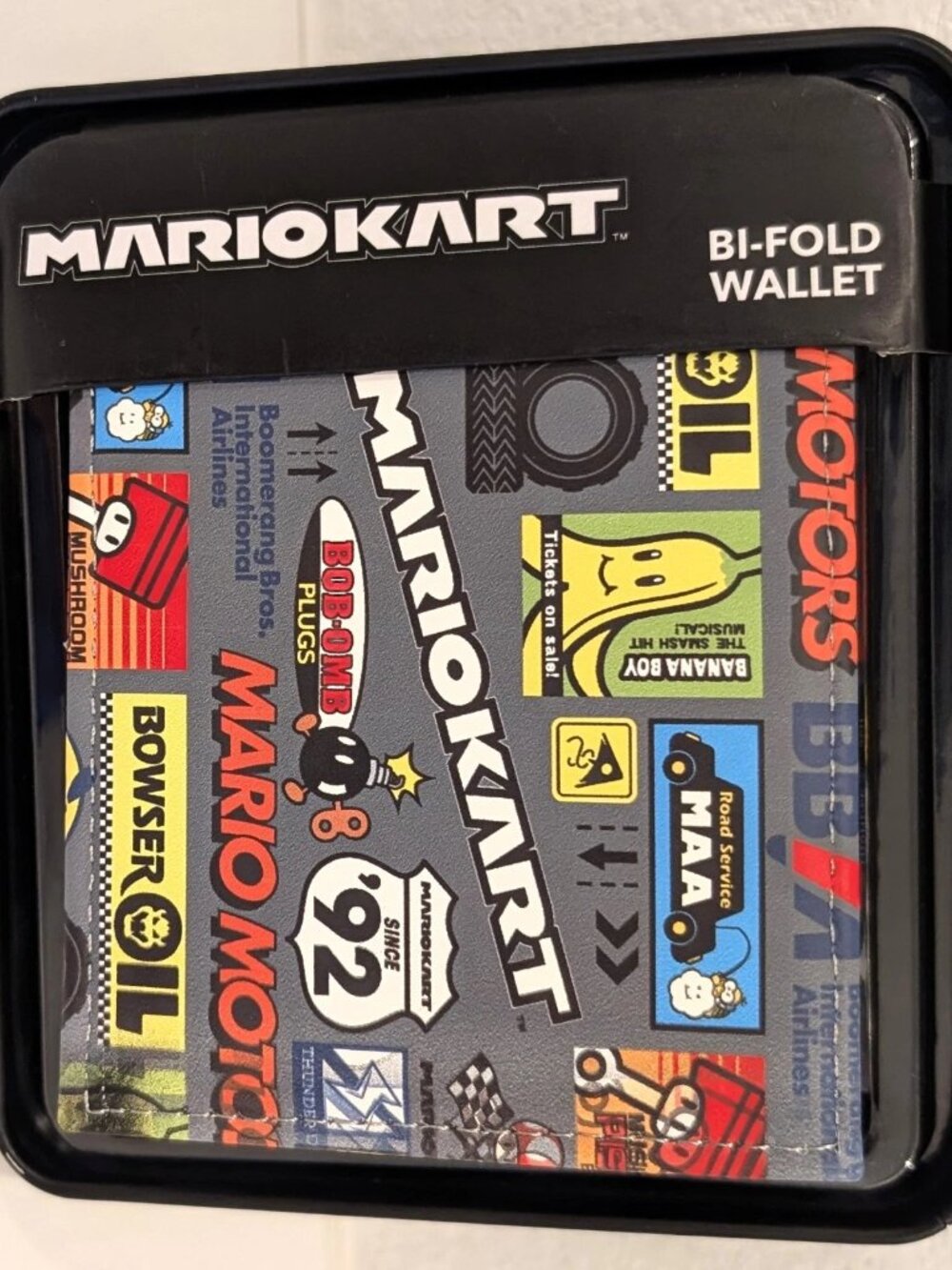Nintendo Mario Kart Bi-Fold Wallet in Metal Storage Gift Tin NWT